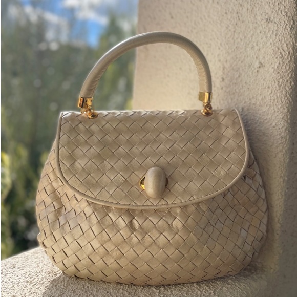 Bottega Veneta Handbags - Bottega Veneta Intrecciato Beige Lamb Leather Weave Top Handle Bag